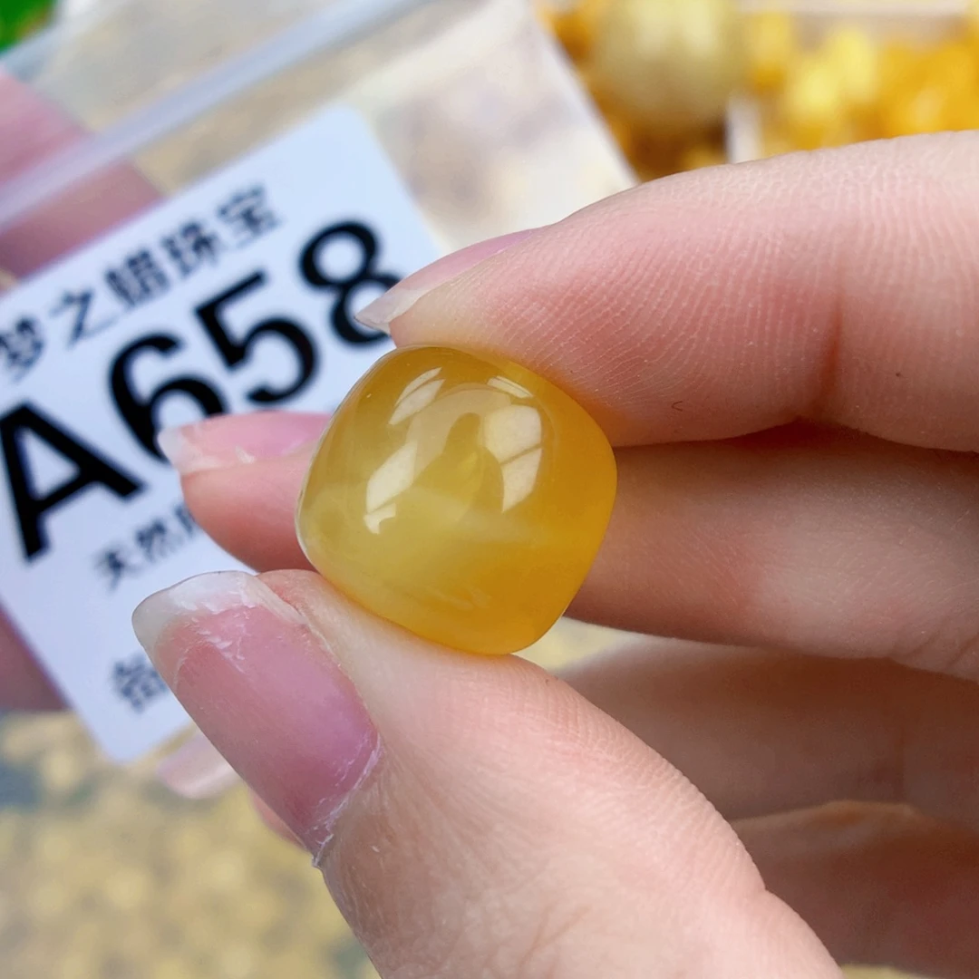 未镶嵌琥珀珠宝奇石14