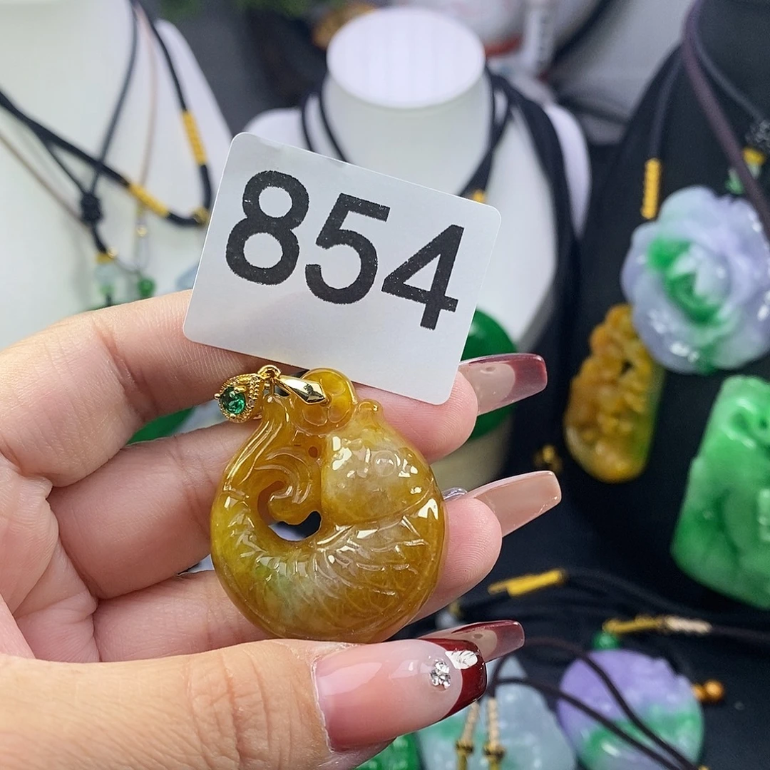 翡翠未镶嵌吊坠(赠链)