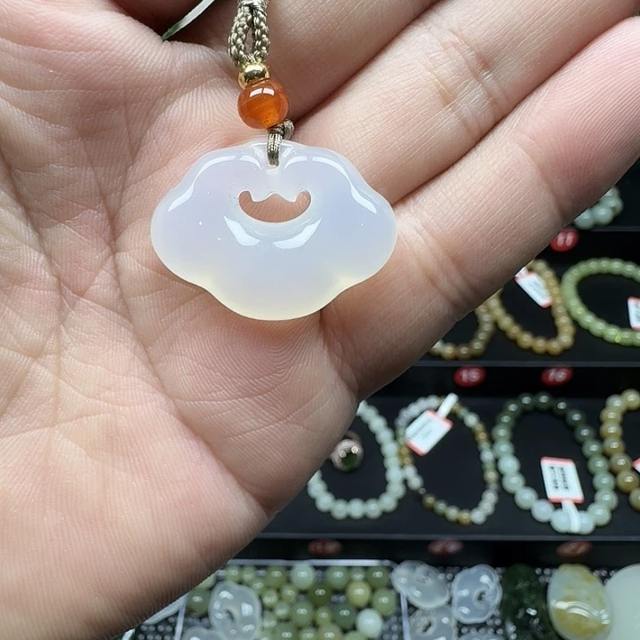 和田玉（糖玉）未镶嵌珠宝奇石白月光