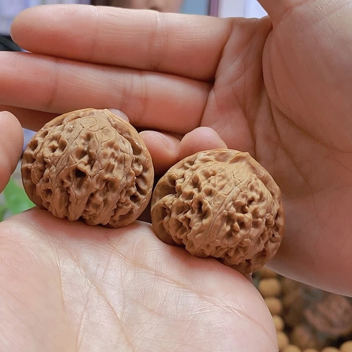 【闪购商品】文玩核桃把件37.5桃心宫灯油修