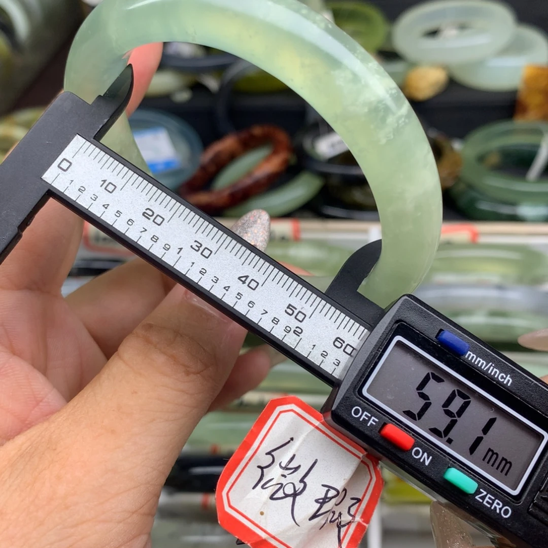 蛇纹石玉未镶嵌手镯1024