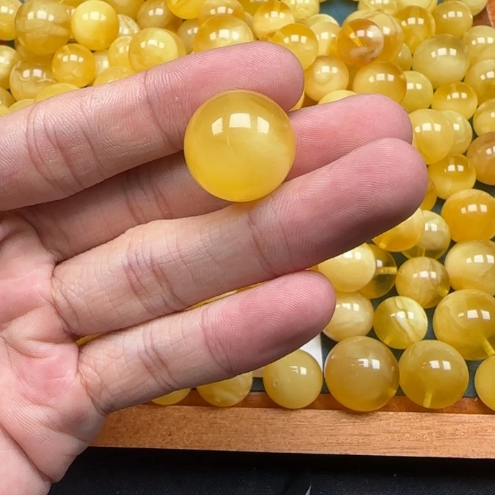 未镶嵌琥珀裸石天然427