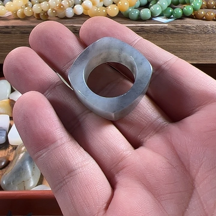 和田玉未镶嵌车挂