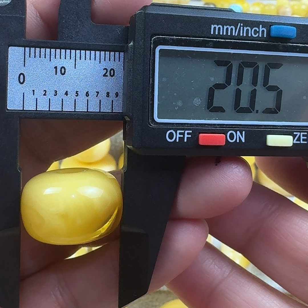 蜜蜡未镶嵌裸石25