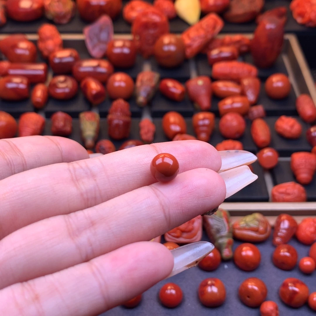 行***之南红玛瑙未镶嵌川料原矿圆珠8.3mm