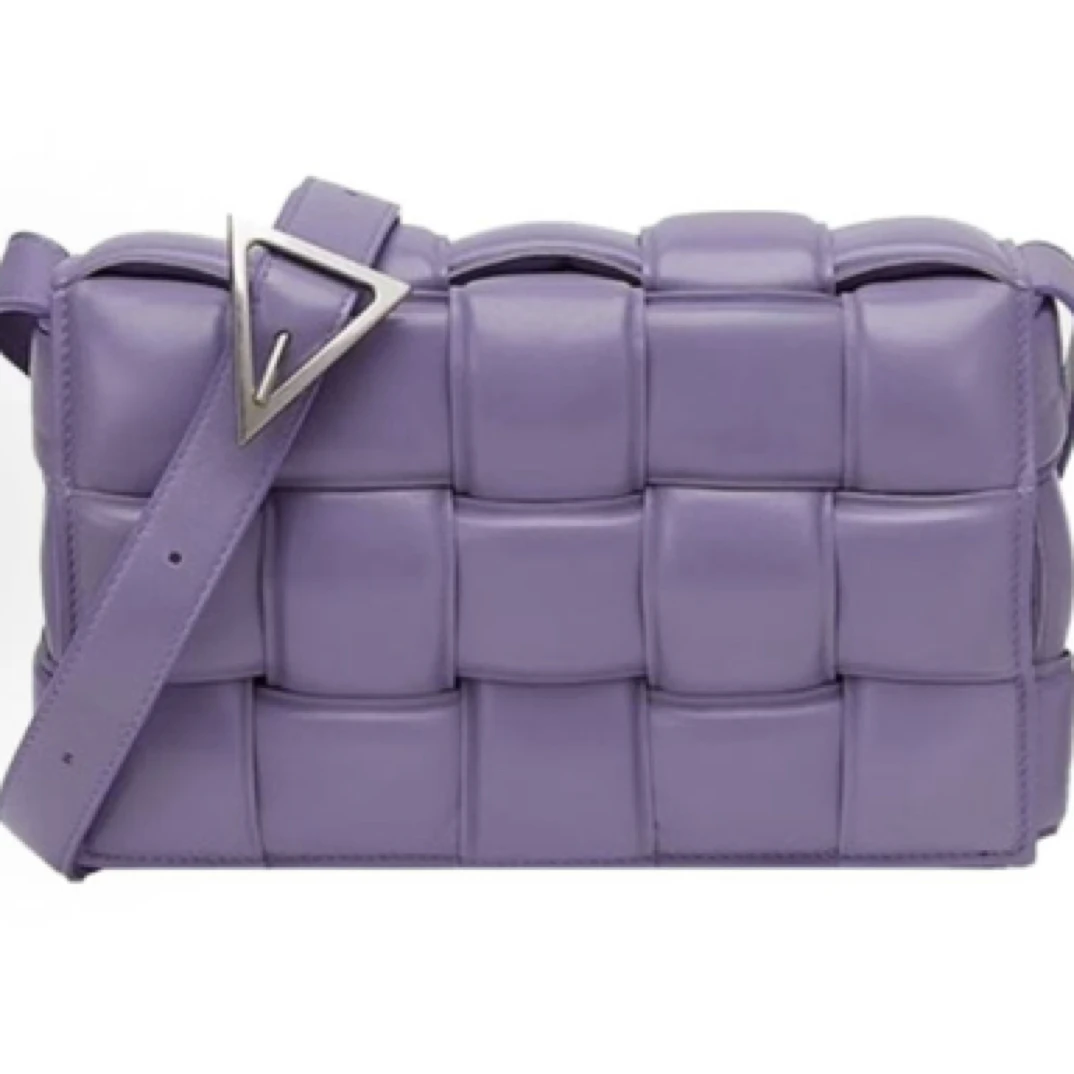 95新 BOTTEGA VENETA/葆蝶家 枕头包/JW4385