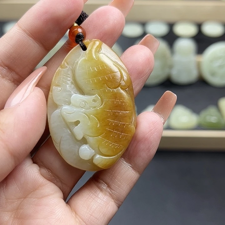 颈饰未镶嵌和田玉