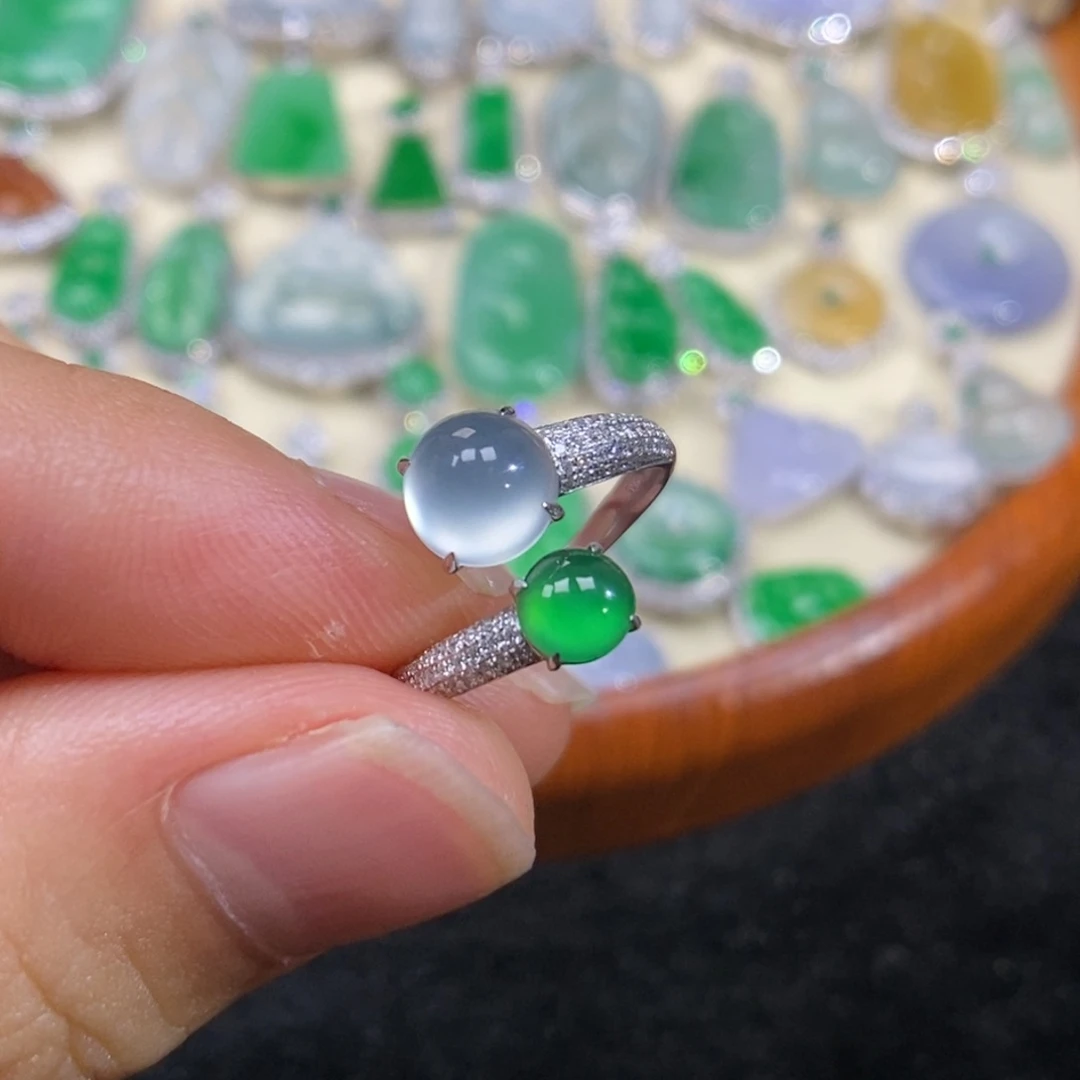 翡翠戒指18K金镶嵌m****a戒指