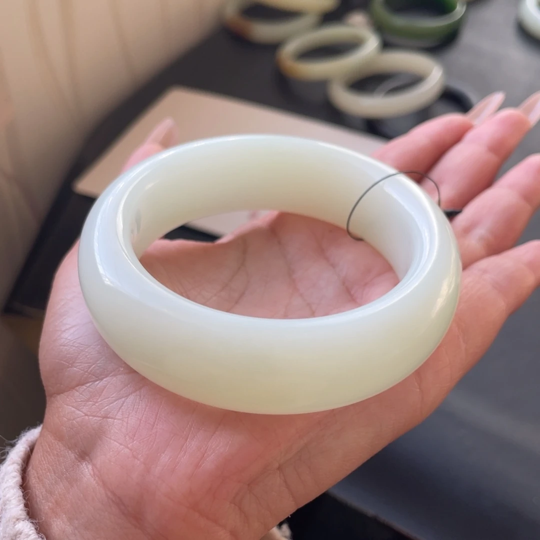 未镶嵌手镯和田玉油膏