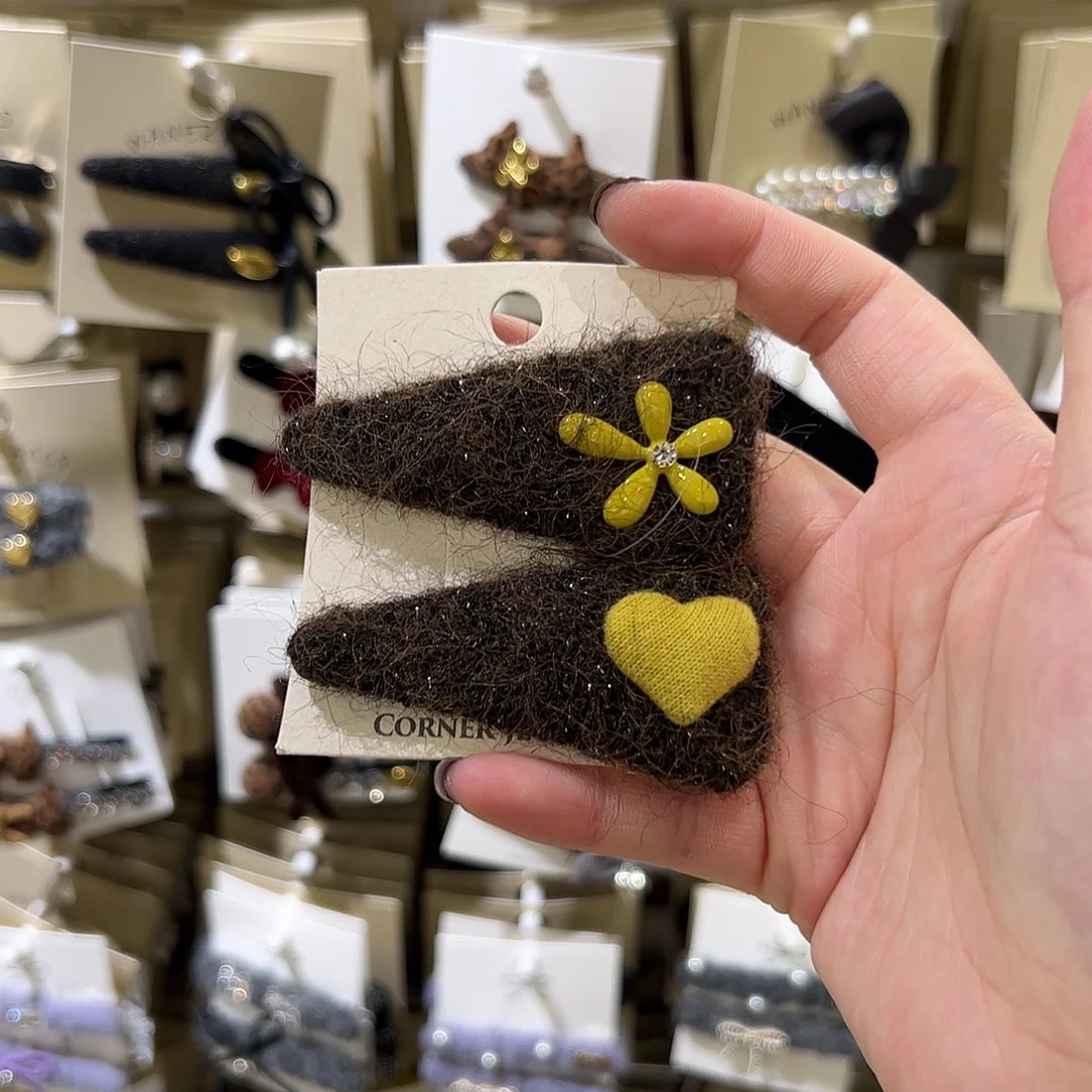 布艺非金属毛毛拜拜夹