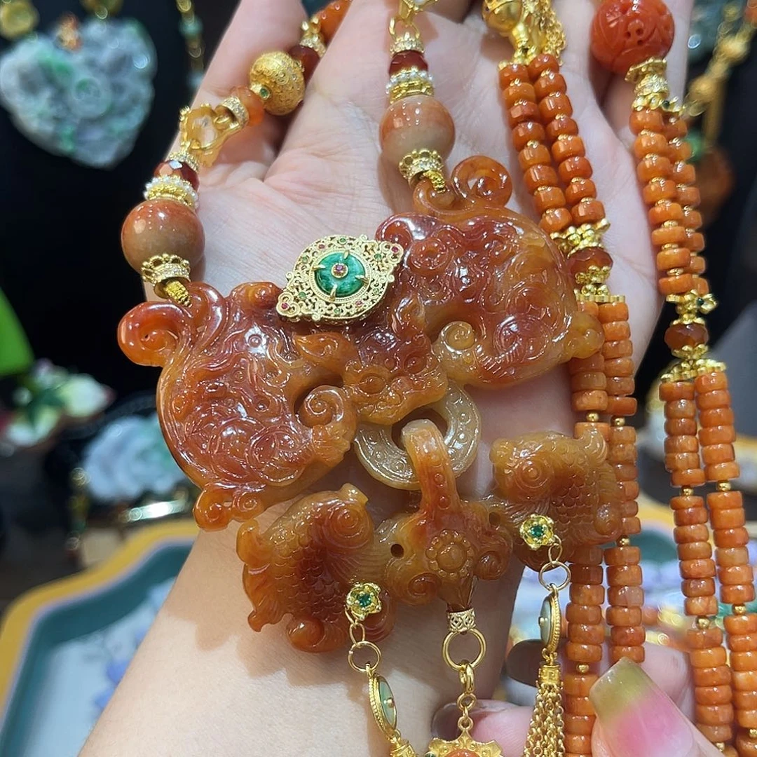 萌***。吊坠(赠链)未镶嵌翡翠蝙蝠