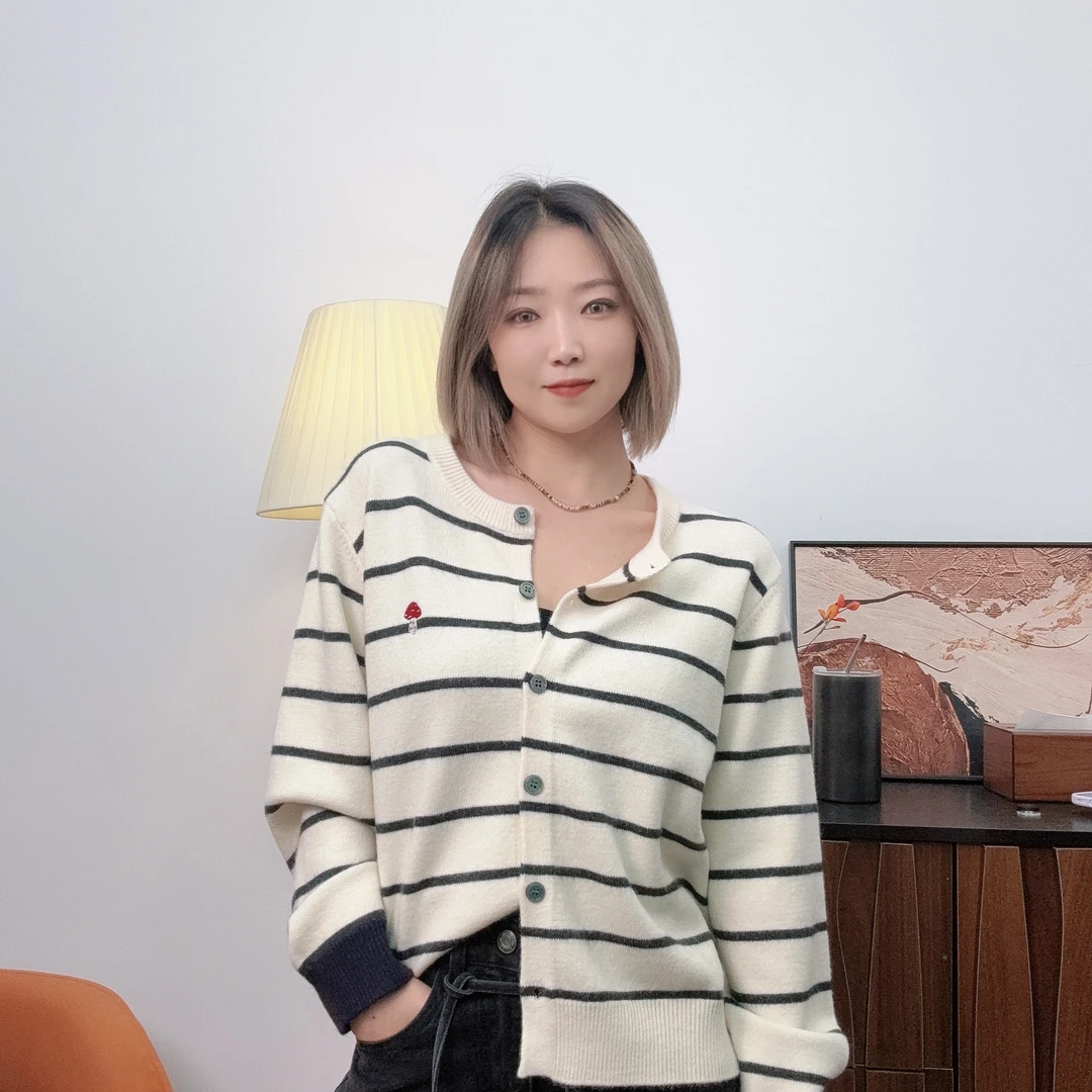 期素蘑菇刺绣条纹开衫秋季薄款圆领常规