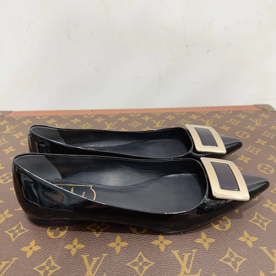 99新 Roger Vivier/罗杰·维威耶 平底鞋 尺码35/GSS24586