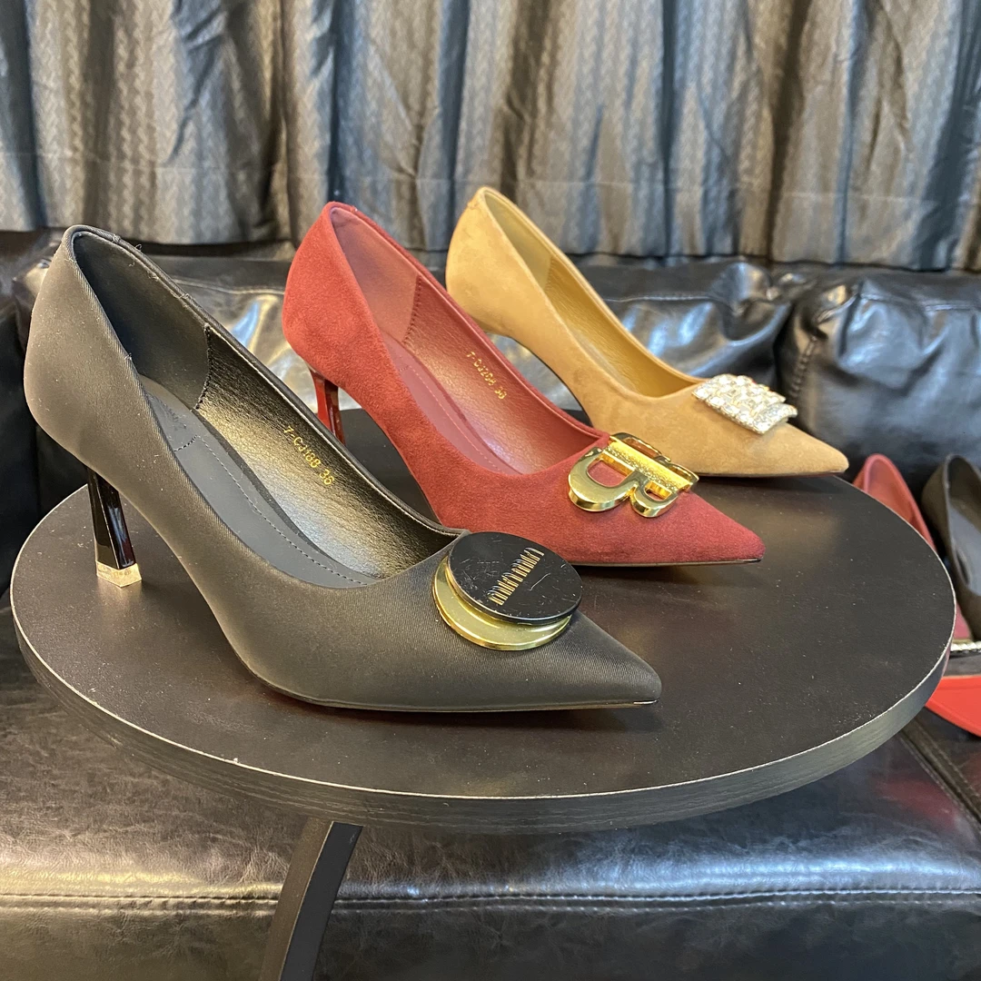 【红底】【根据号数去拍】气质白色时尚休闲百搭女士夏季细跟高跟鞋