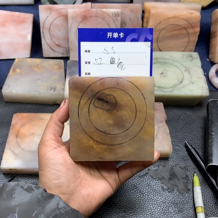 石英质玉手镯未镶嵌定制手镯