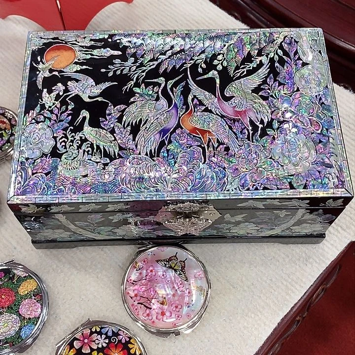 紫檀木类端景台繁**盛红木家具的