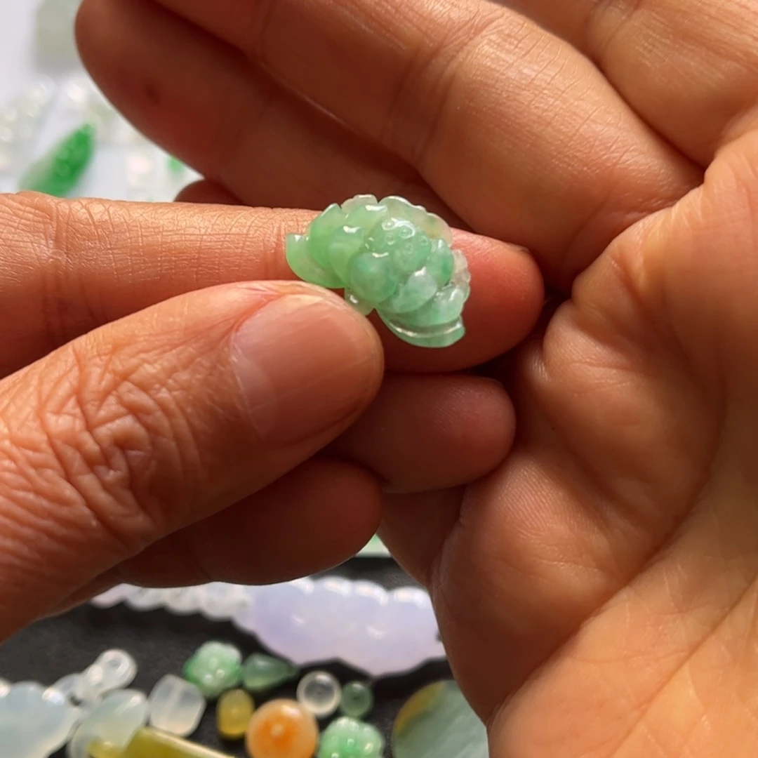 定制翡翠未镶嵌莲花