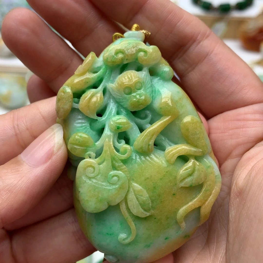 翡翠未镶嵌颈饰翡翠