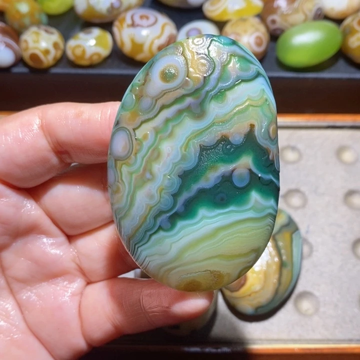 未镶嵌玛瑙/玉髓珠宝半成品115