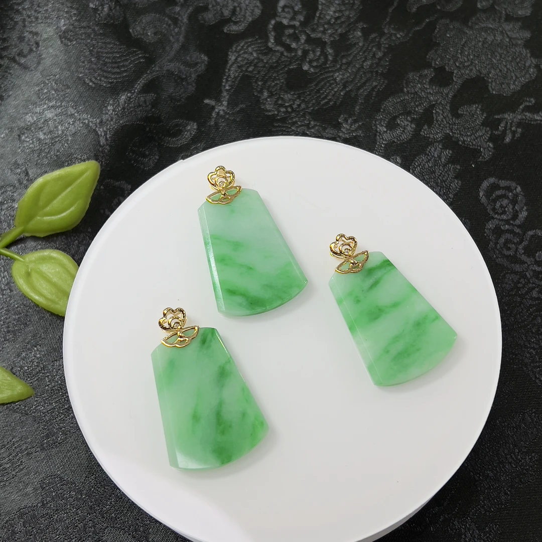 【豪哥鉴宝】YM1338-2无事牌吊坠天然缅甸A货翡翠多样性发一件