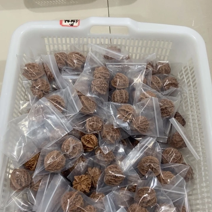 吊坠文玩核桃玲珑瑕疵
