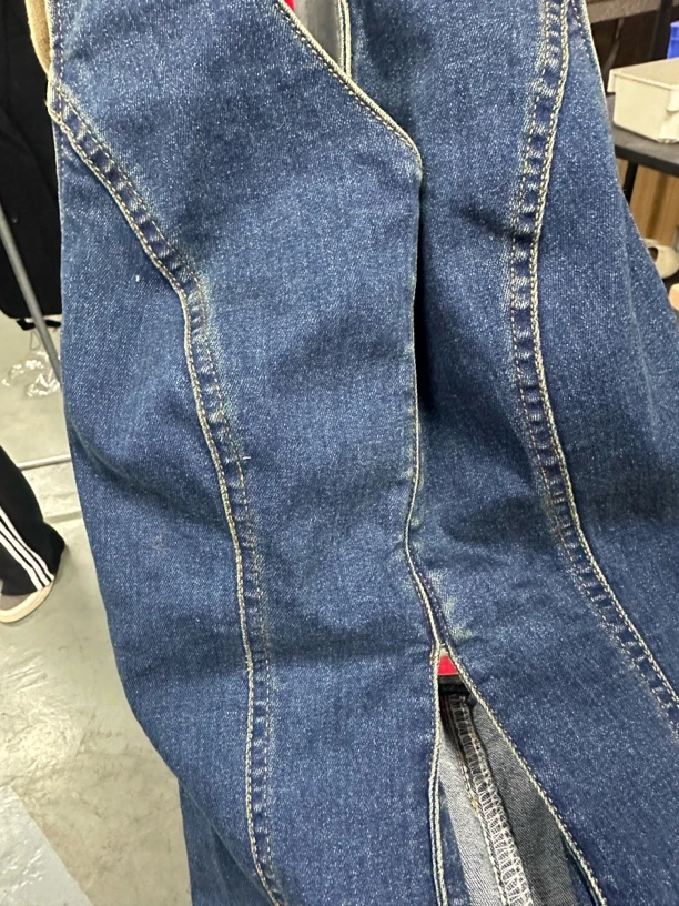 《头头女装》V领挂脖牛仔背心上衣#05103