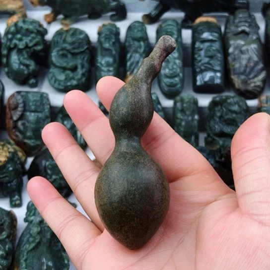 岫岩河磨玉(透闪石质玉)未镶嵌把件