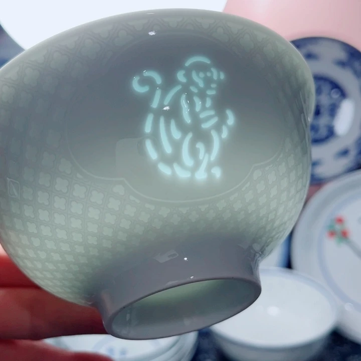 青花玲珑5寸饭碗生肖。猴