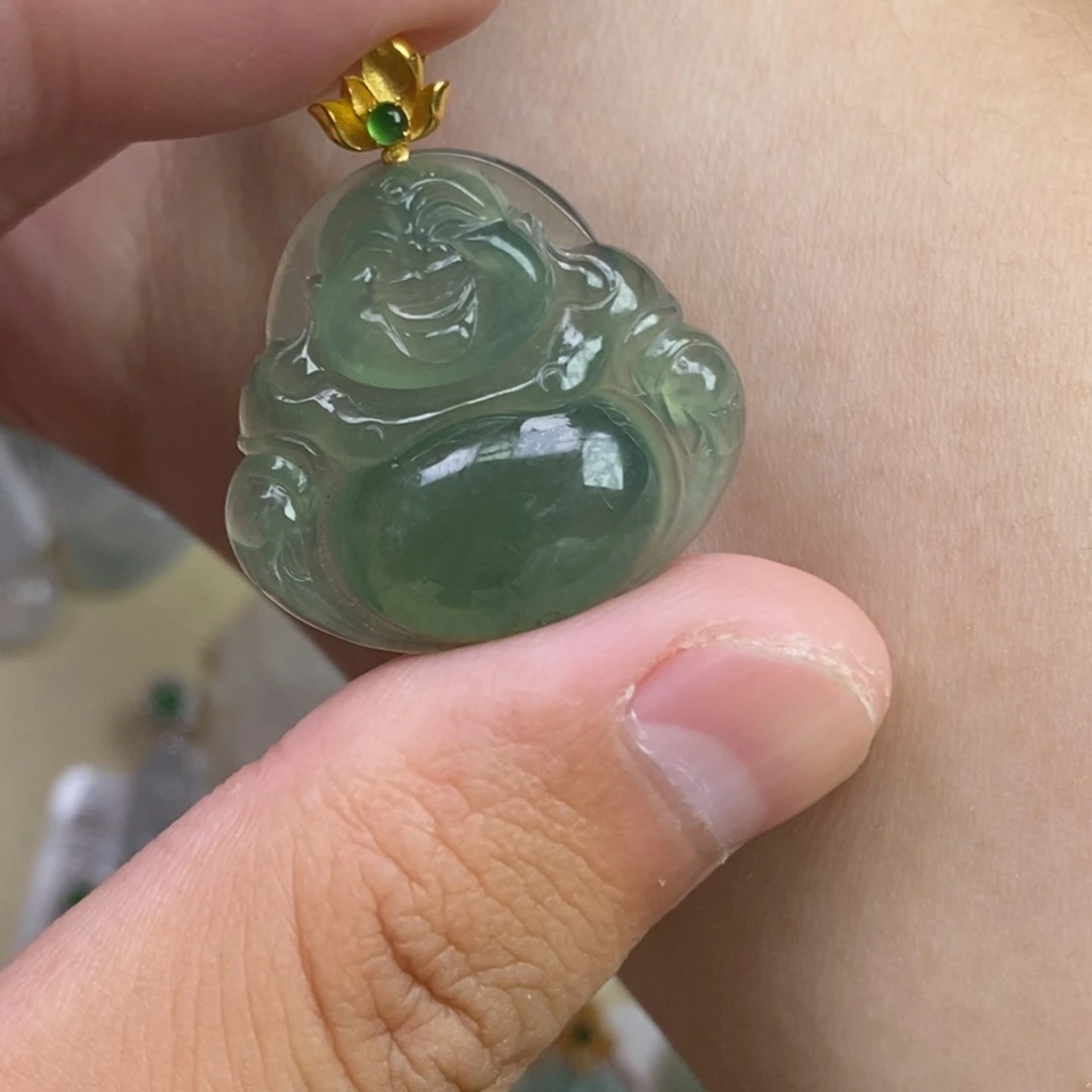 颈饰18K金镶嵌翡翠佛公