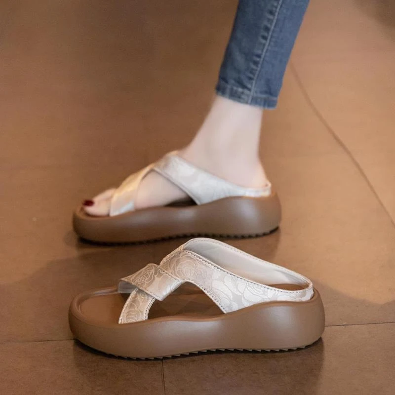 凉拖鞋女夏外穿2025新款外出厚底休闲沙滩凉鞋懒人时尚孕妇一字拖