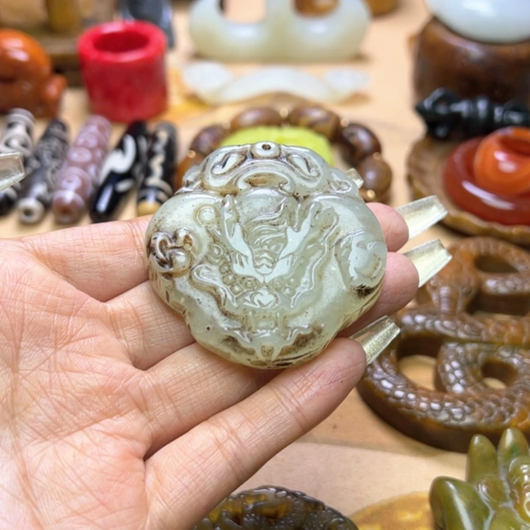 【闪购商品】蛇纹石玉颈饰未镶嵌