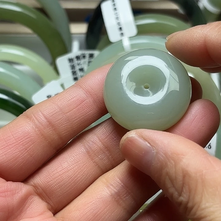 未镶嵌手镯和田玉（糖玉）