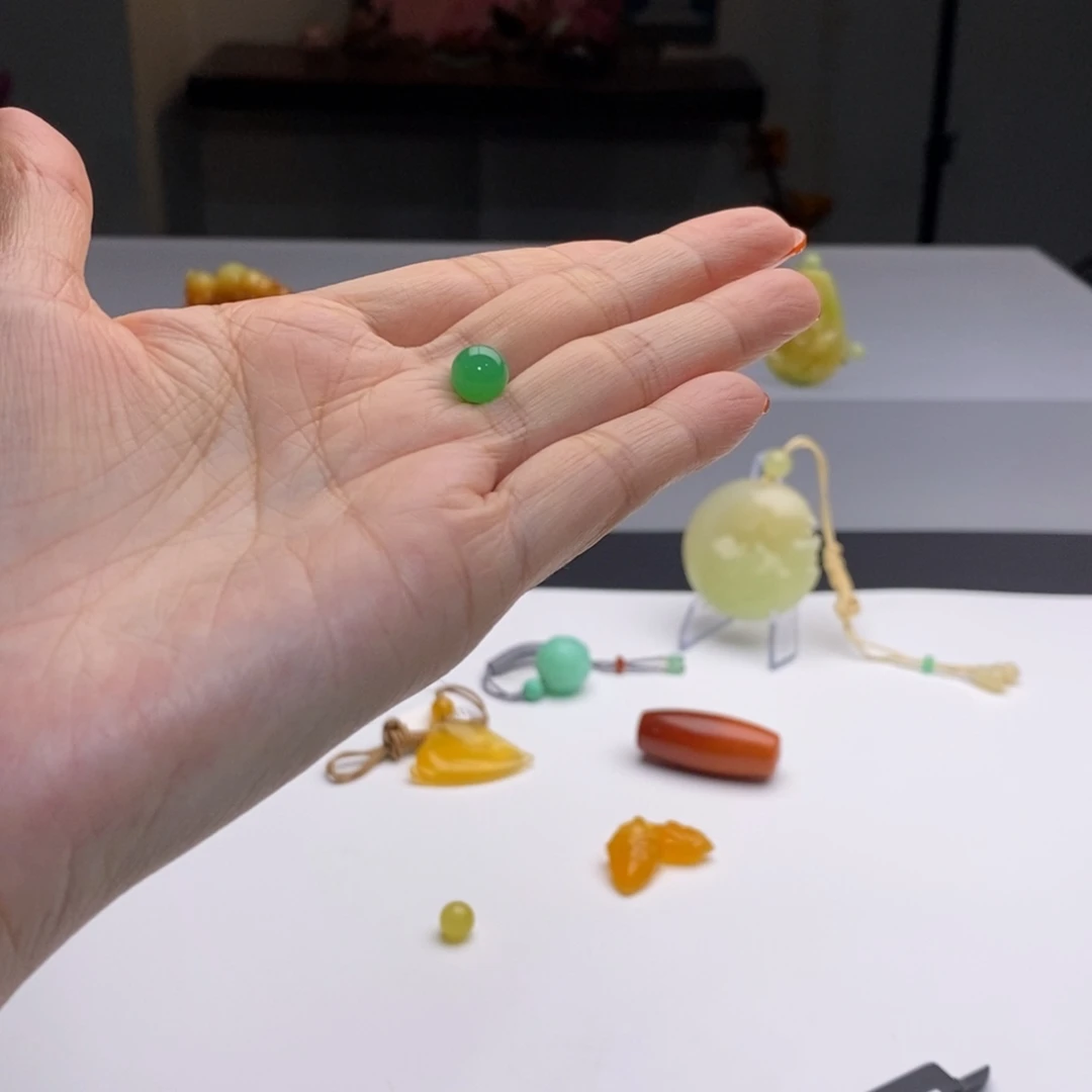 石英质玉（缅黄）未镶嵌颈饰