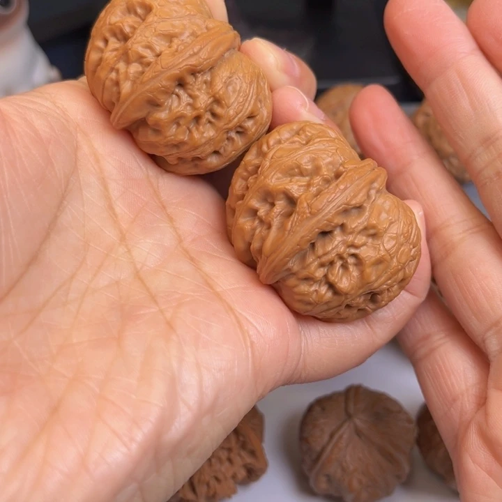 木质类文玩核桃元宝45