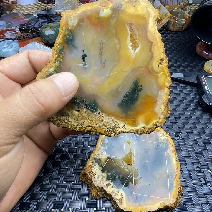 牛***坊玛瑙/玉髓颈饰未镶嵌