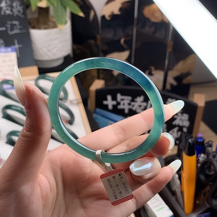 翡翠未镶嵌手镯小*?53圈口