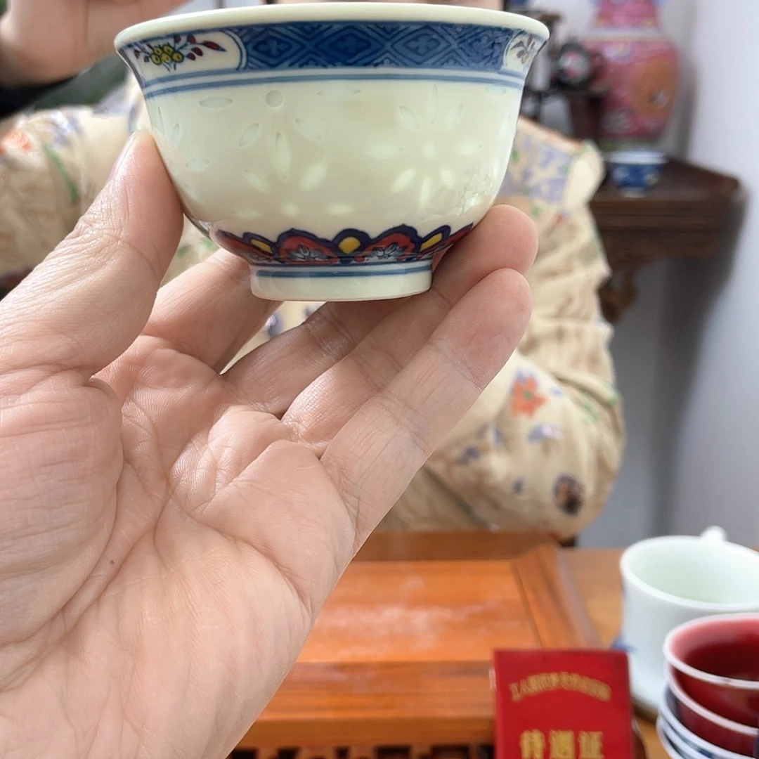 景德镇陶瓷压手杯