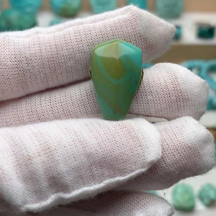 绿松石未镶嵌珠宝奇石高瓷水波纹鲨鱼背三通13.1*21.4mm