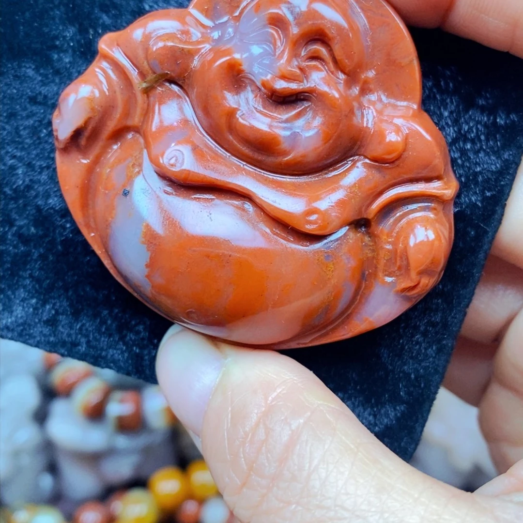 未镶嵌石英质玉（黄龙玉）颈饰