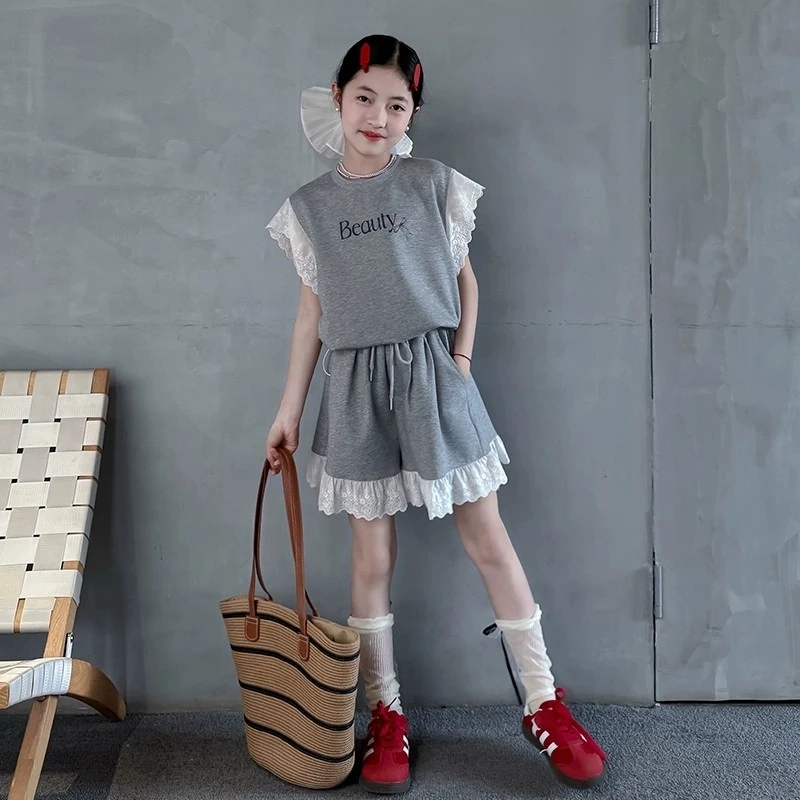 女童套装洋气夏装2025新款女孩蕾丝拼接上衣中大童休闲短裤两件套