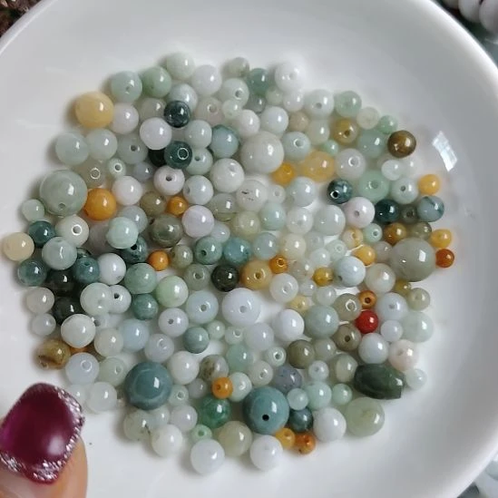 翡翠未镶嵌颈饰珠子一碗