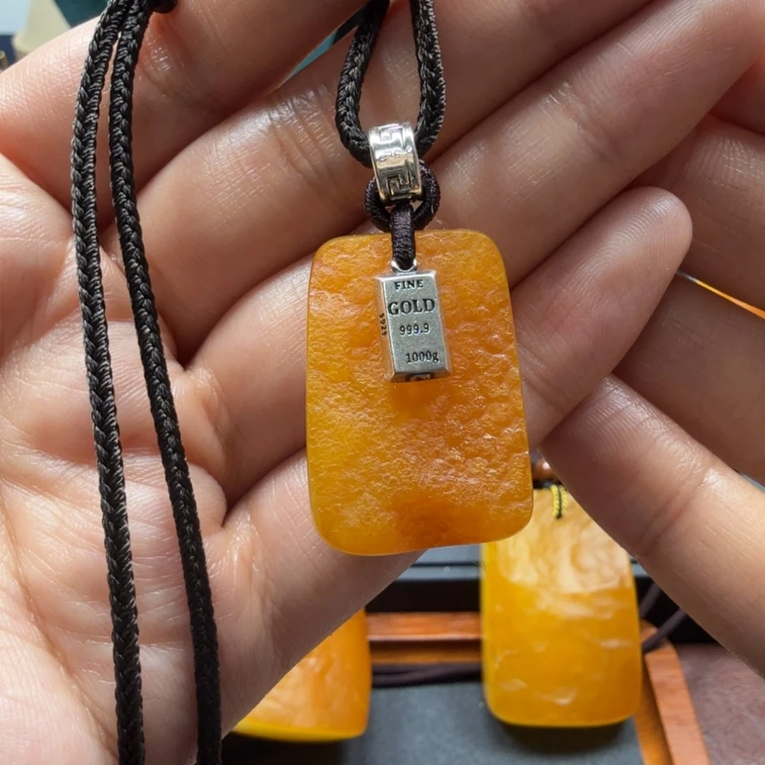 琥珀吊坠(赠链)未镶嵌