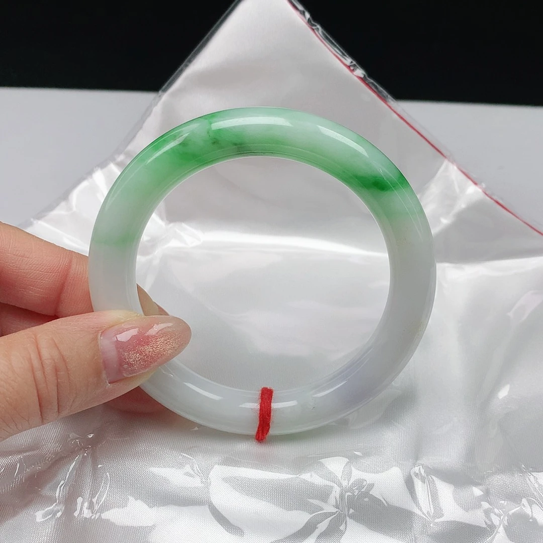 翡翠手镯未镶嵌翡翠055