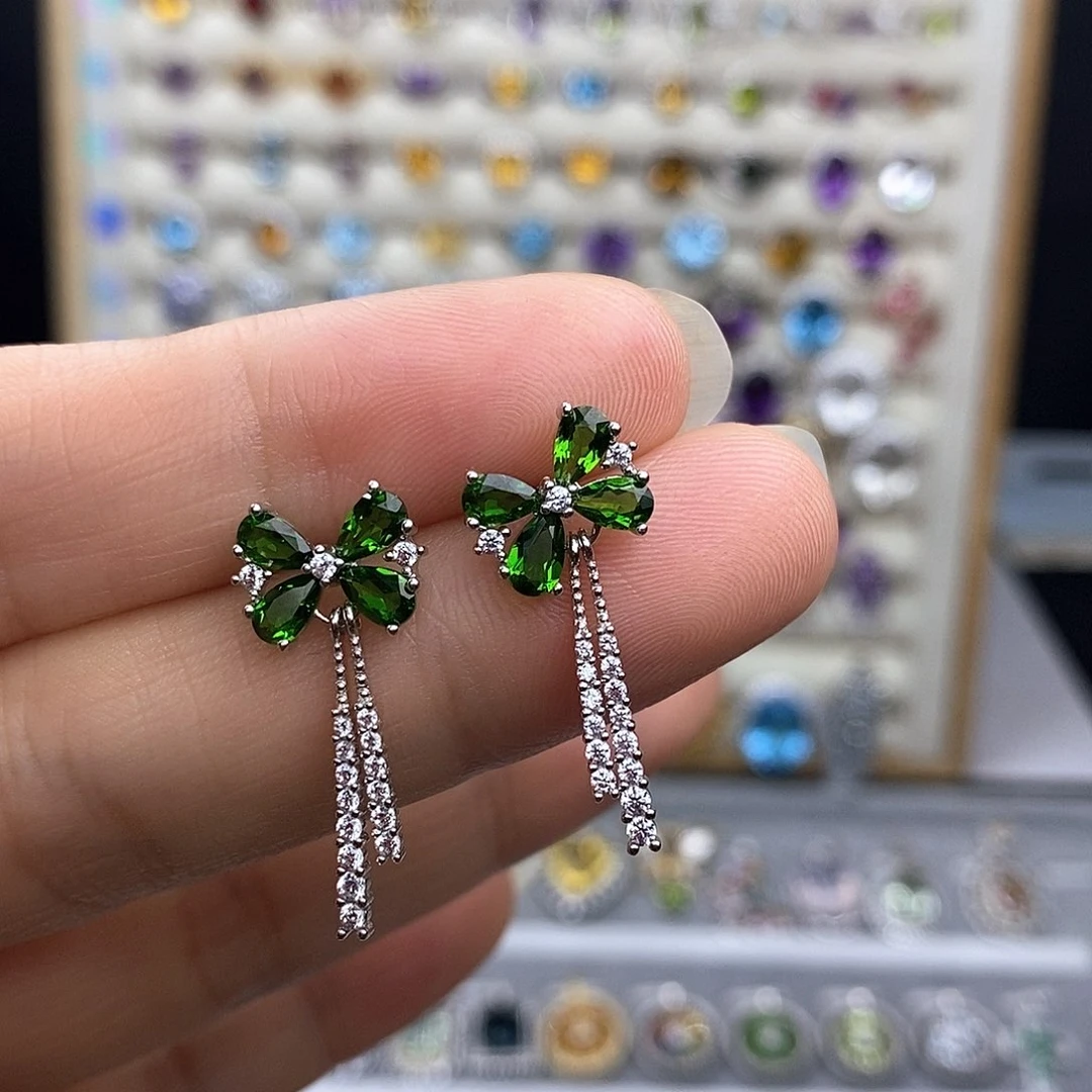 银S925镶嵌透辉石耳钉一物一证