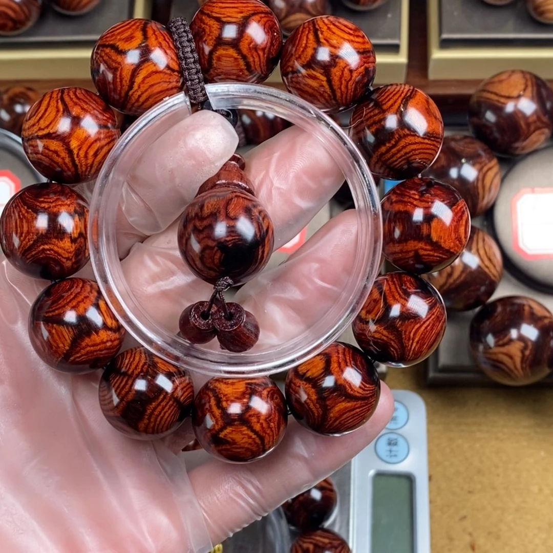 河***流黄花梨/降香黄檀把件