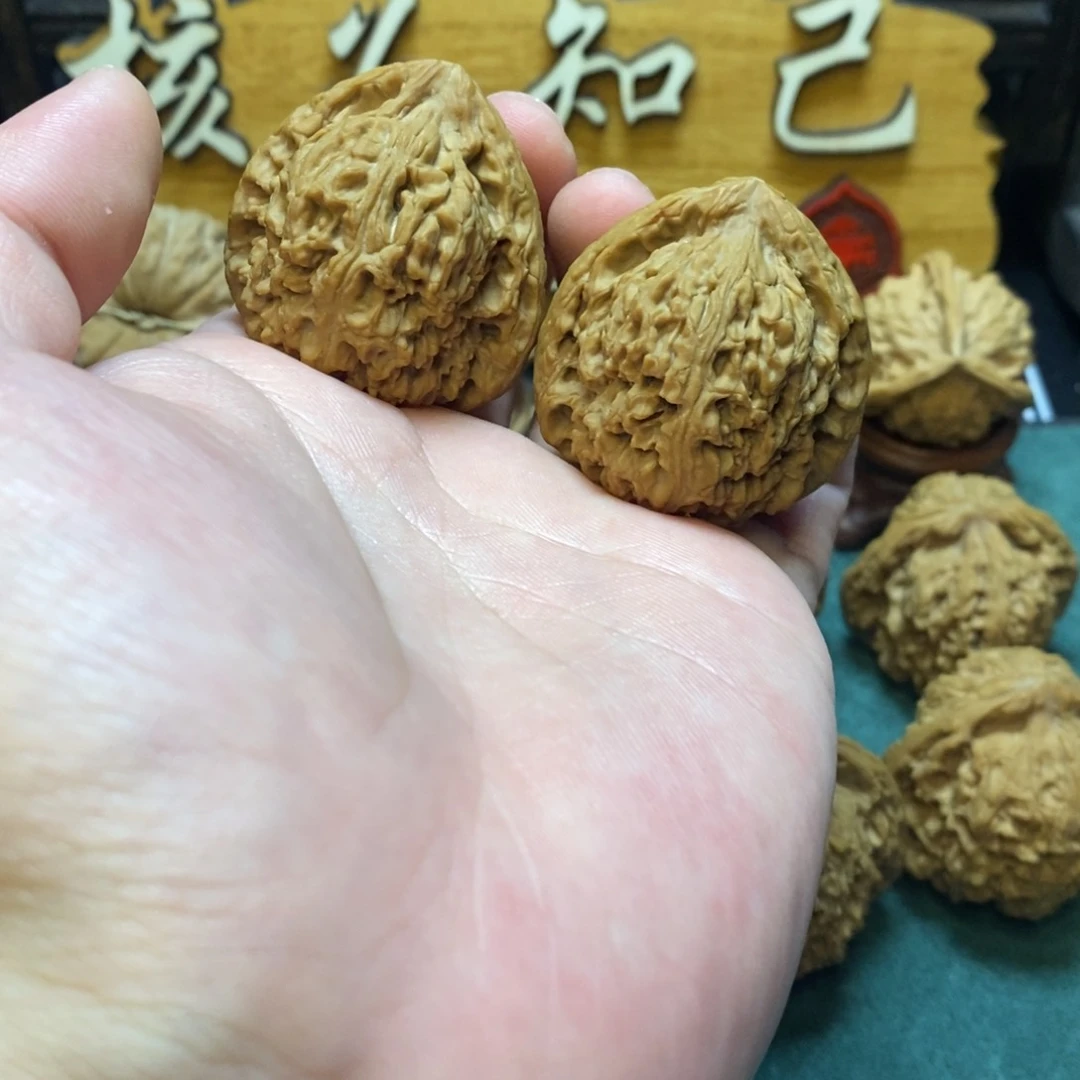 文玩核桃把件南疆石37 37 37