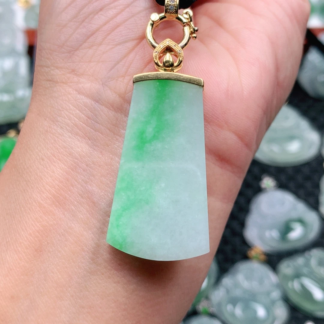 翡翠吊坠(不含链)18K金镶嵌