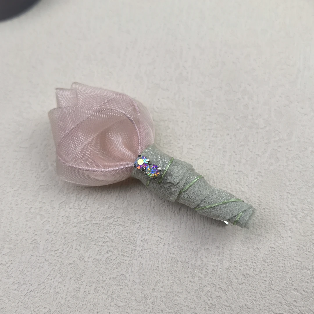 F817粉色手工编织花朵泡菜款边夹