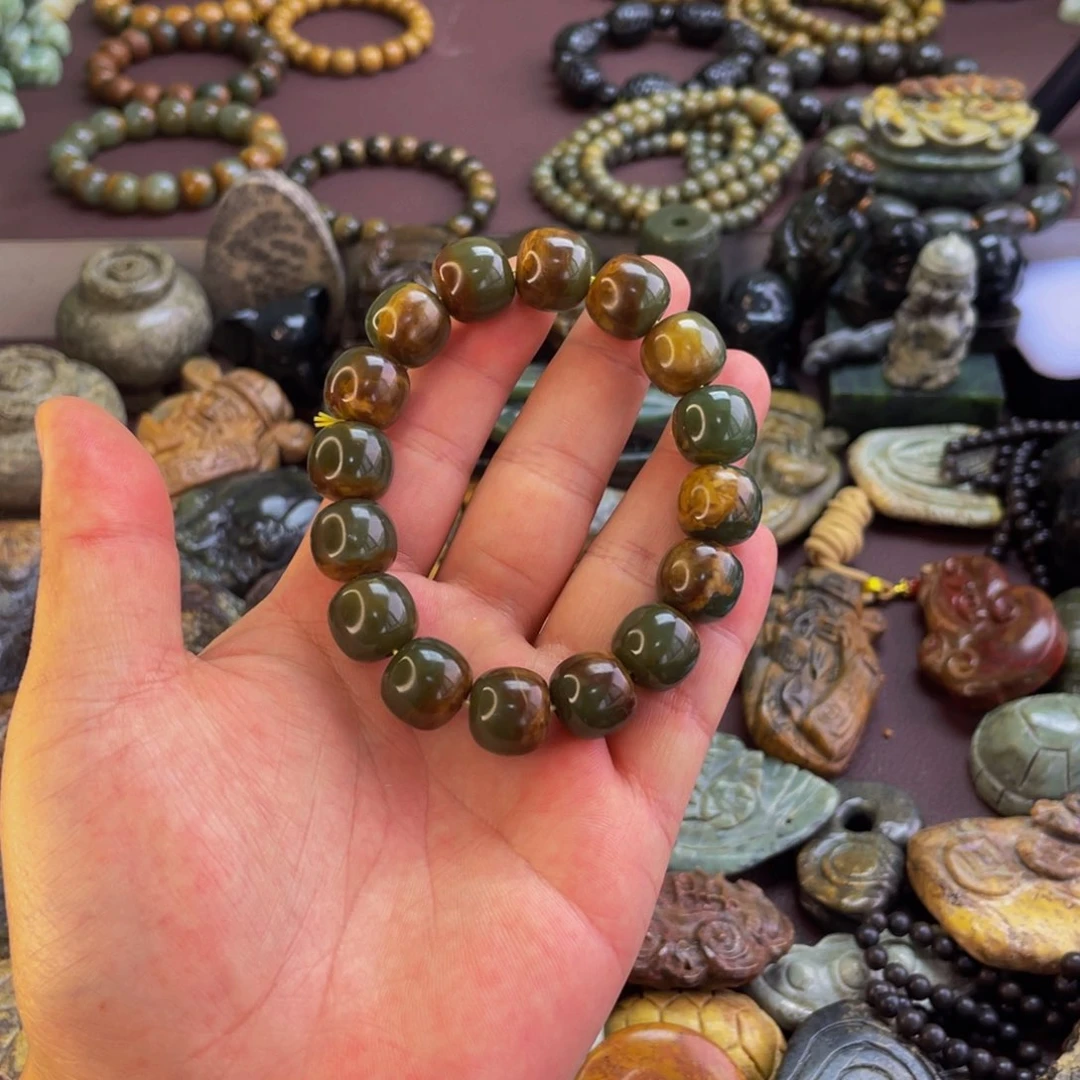 【闪购商品】未镶嵌透闪石质玉挂件万**斯