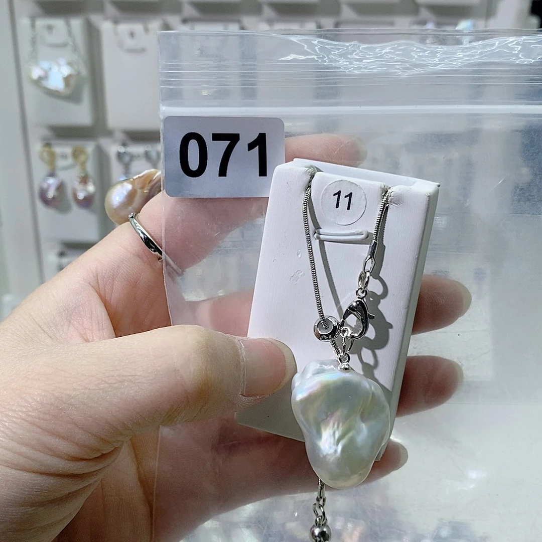 淡水珍珠合金颈饰